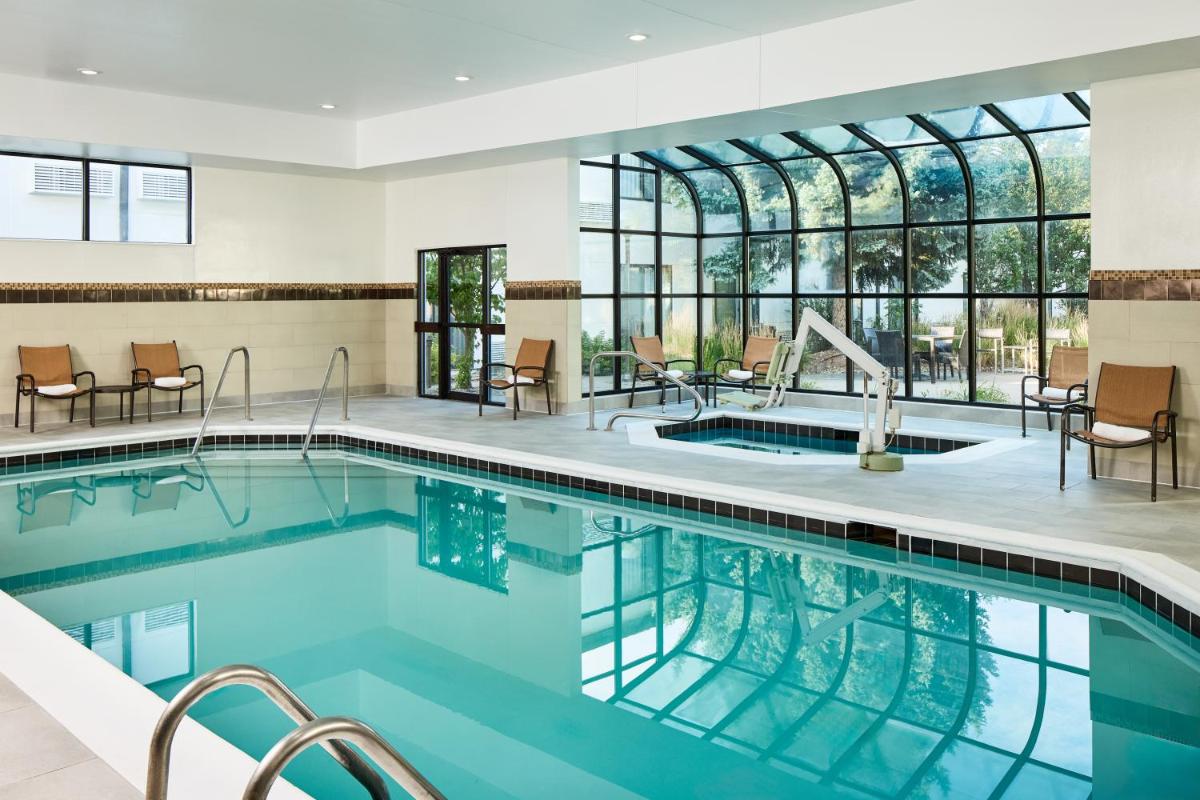 Popular attractions Area Nearby Property